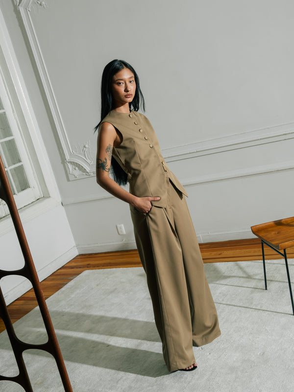 The Wide Leg Pleated Trouser