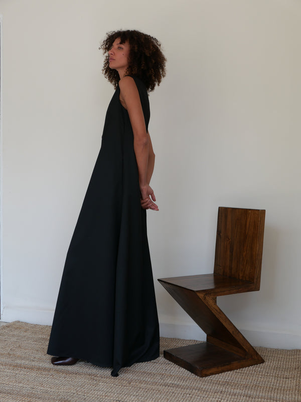 The Sleeveless A-Line Gown