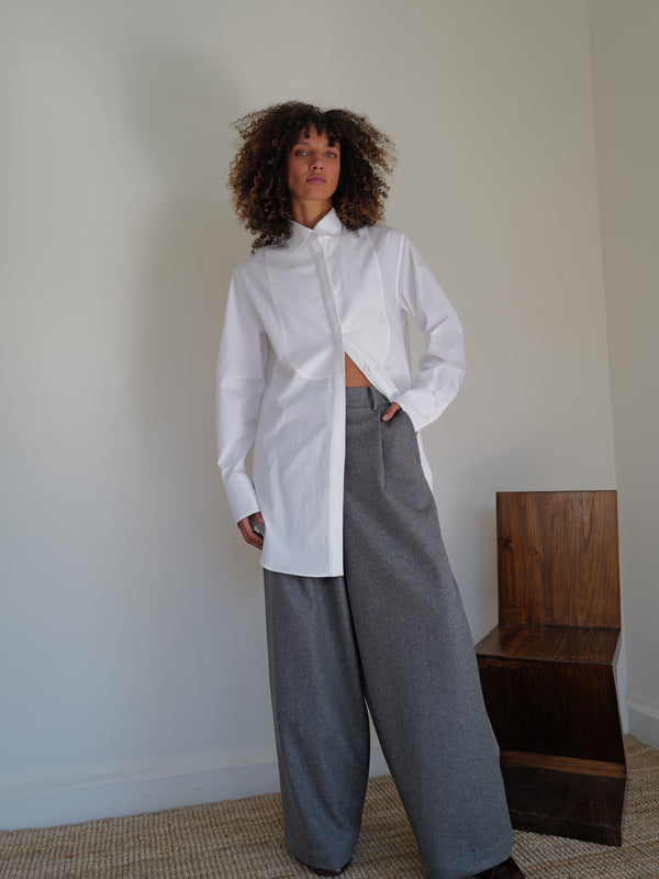 The Wool Wide Leg Pleated Trouser in Grey