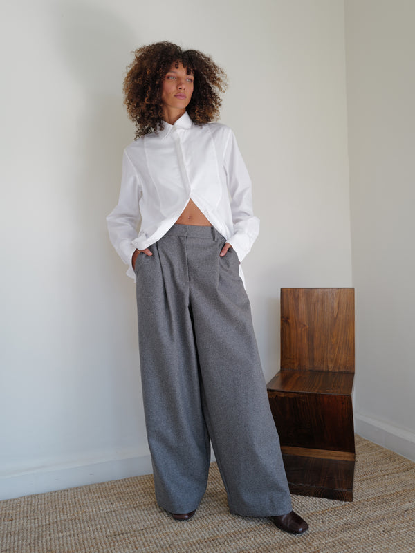The Wool Wide Leg Pleated Trouser in Grey