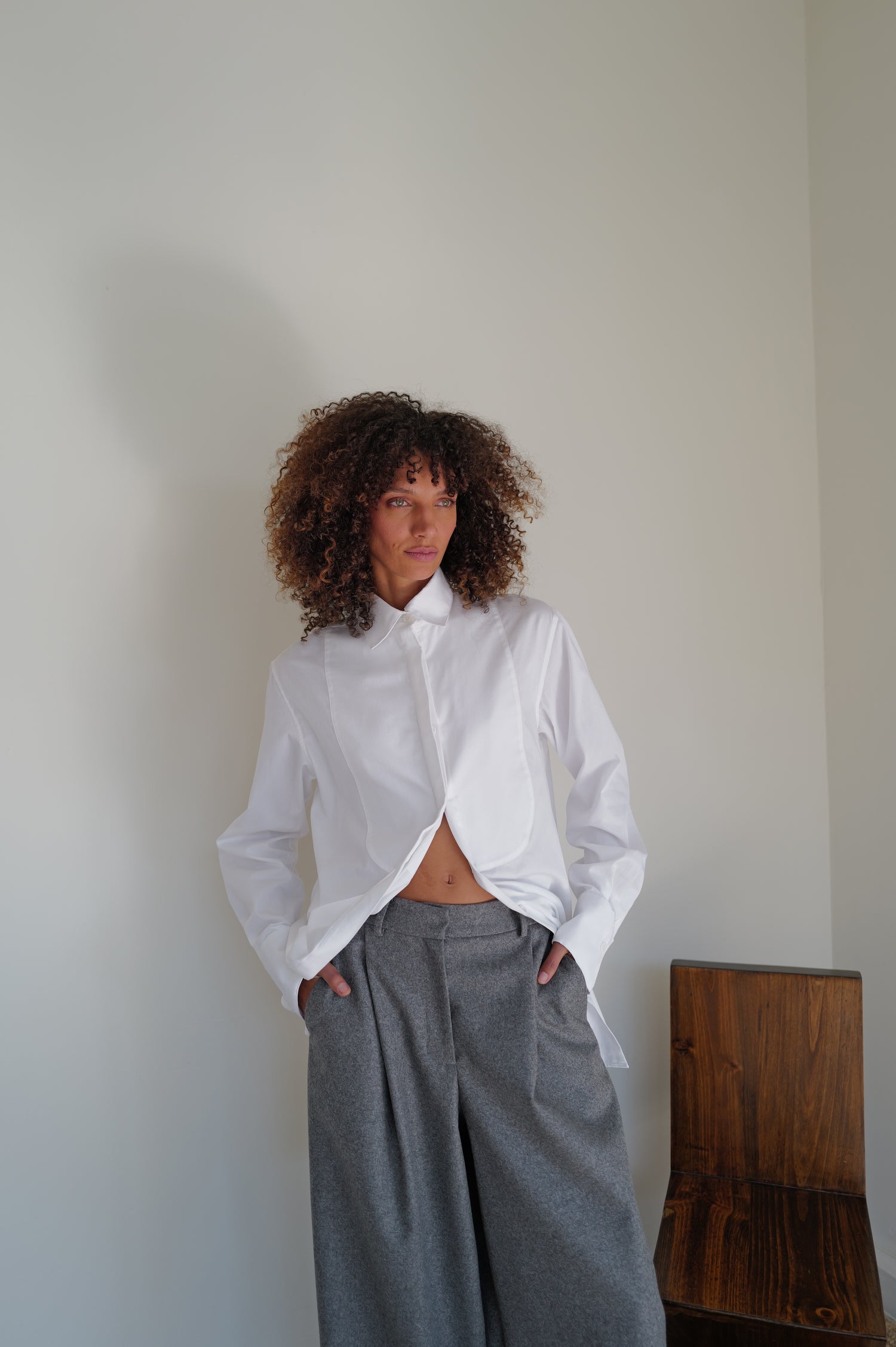 The Wool Wide Leg Pleated Trouser in Grey