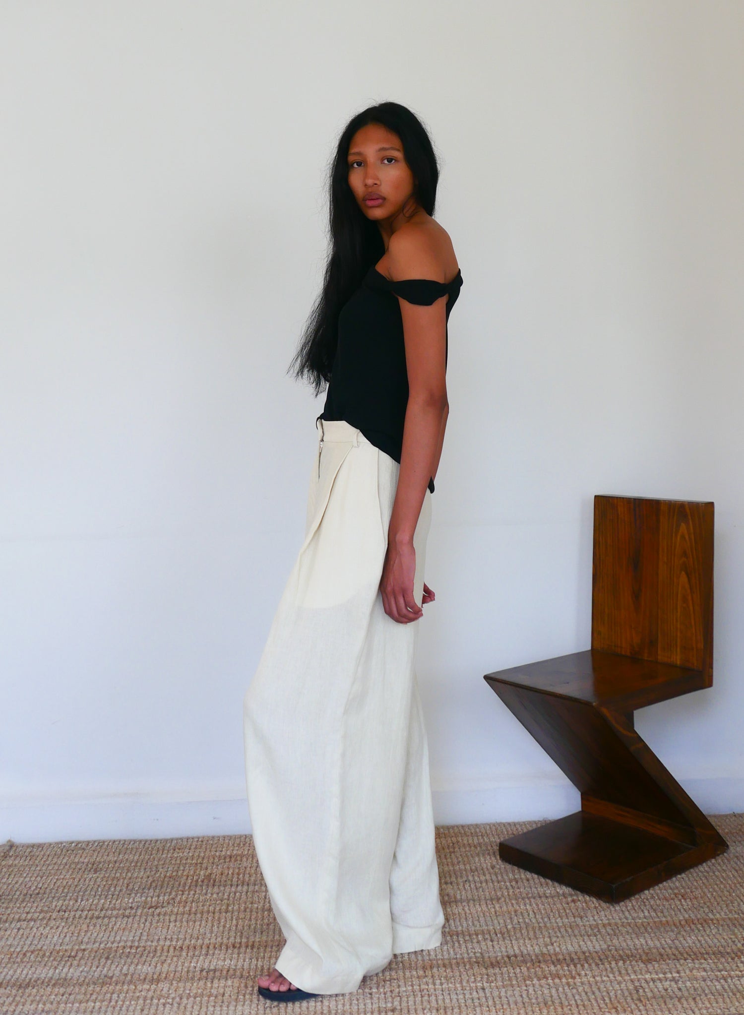 The Linen Wide Leg Pleated Trouser