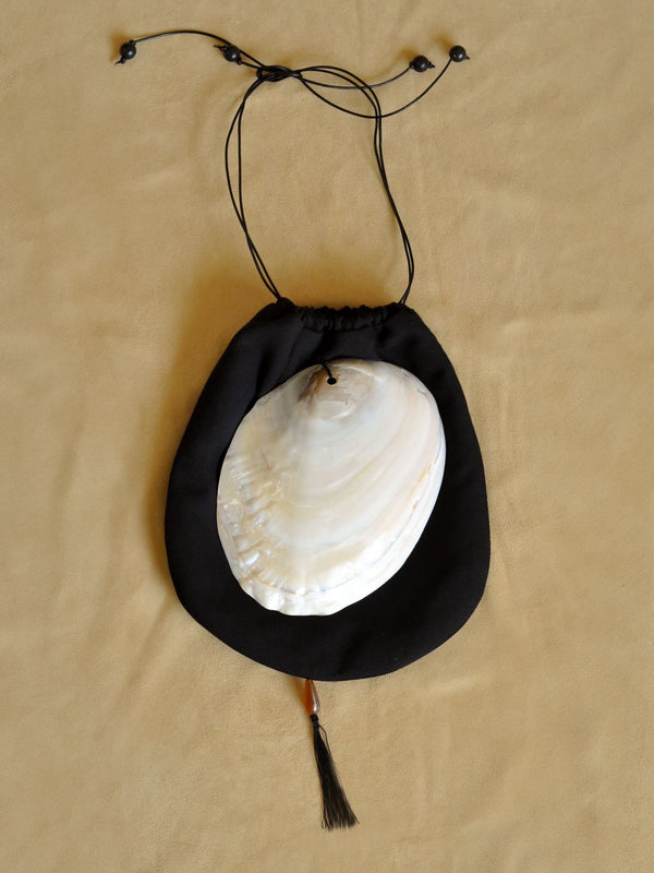 The Shell Pouchette